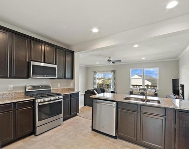108 Halo Court - Photo Thumbnail 12