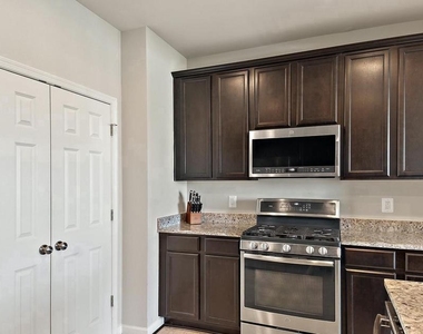 108 Halo Court - Photo Thumbnail 13