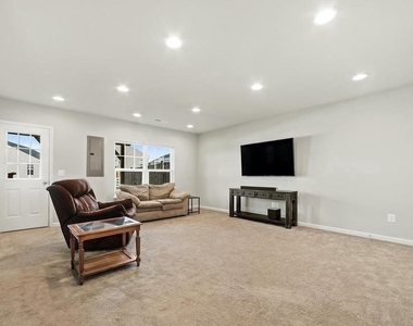 108 Halo Court - Photo Thumbnail 3