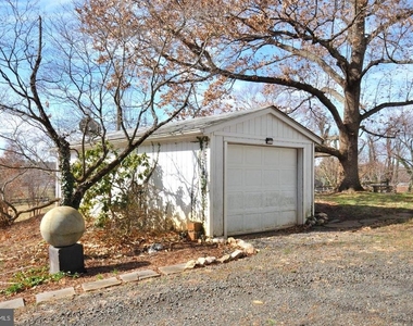 194 Waterloo Street - Photo Thumbnail 6