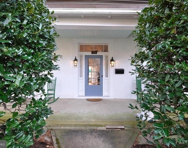 194 Waterloo Street - Photo Thumbnail 2