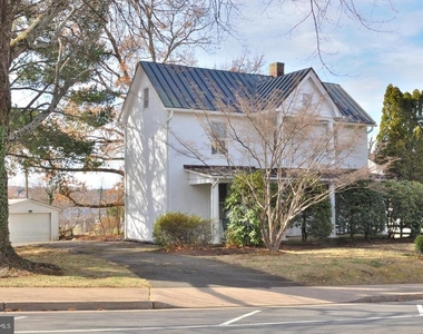 194 Waterloo Street - Photo Thumbnail 1