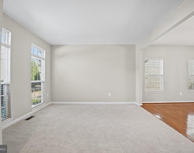1100 Wright Court - Photo Thumbnail 4