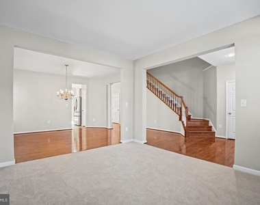 1100 Wright Court - Photo Thumbnail 5