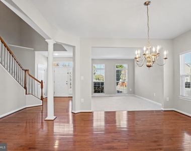 1100 Wright Court - Photo Thumbnail 10