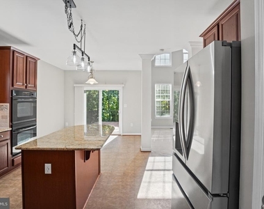 1100 Wright Court - Photo Thumbnail 11