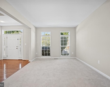1100 Wright Court - Photo Thumbnail 6