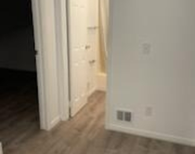 216 Cameron Street - Photo Thumbnail 19