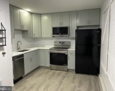 216 Cameron Street - Photo Thumbnail 1