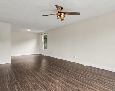 524 Charlotte Avenue - Photo Thumbnail 5