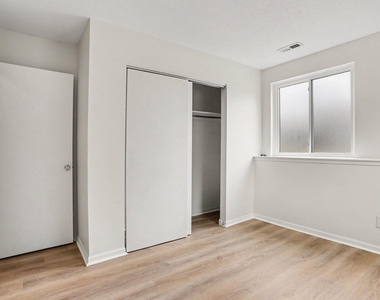 524 Charlotte Avenue - Photo Thumbnail 12