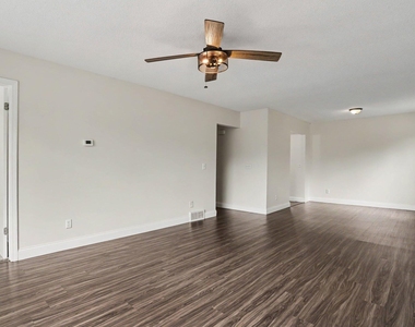 524 Charlotte Avenue - Photo Thumbnail 4