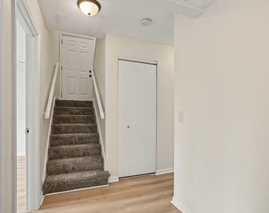 524 Charlotte Avenue - Photo Thumbnail 11