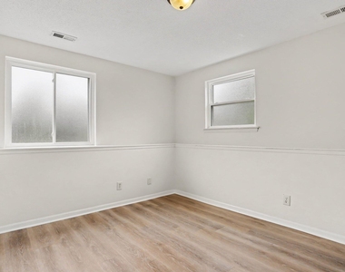 524 Charlotte Avenue - Photo Thumbnail 13
