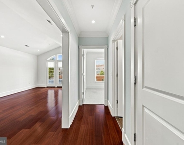 910 Powhatan Street - Photo Thumbnail 1
