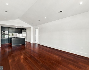 910 Powhatan Street - Photo Thumbnail 7
