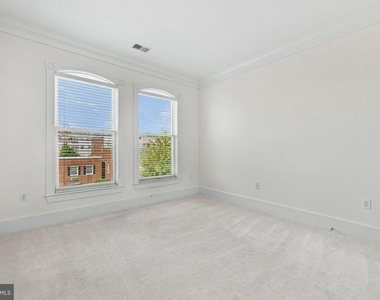 910 Powhatan Street - Photo Thumbnail 22