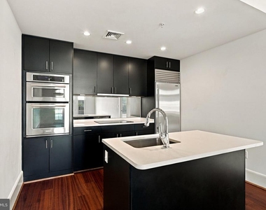 910 Powhatan Street - Photo Thumbnail 9