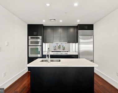 910 Powhatan Street - Photo Thumbnail 8