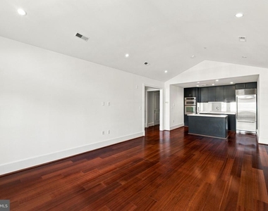 910 Powhatan Street - Photo Thumbnail 5