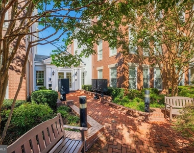 910 Powhatan Street - Photo Thumbnail 33