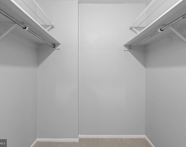 307 Yoakum Parkway - Photo Thumbnail 24