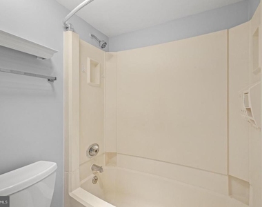 307 Yoakum Parkway - Photo Thumbnail 23