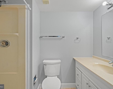 307 Yoakum Parkway - Photo Thumbnail 28