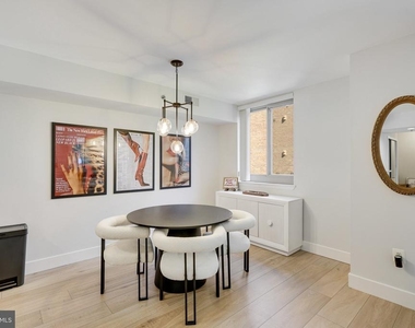 1001 N Vermont Street - Photo Thumbnail 2
