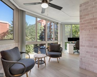 1001 N Vermont Street - Photo Thumbnail 4