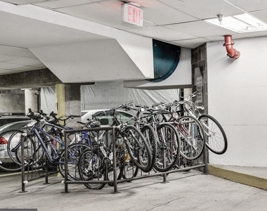 1001 N Vermont Street - Photo Thumbnail 20