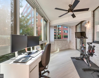 1001 N Vermont Street - Photo Thumbnail 5