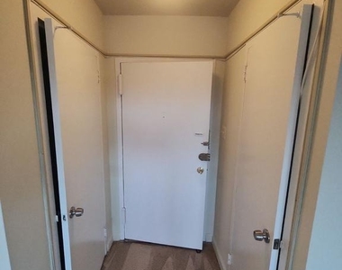 1021 Arlington Boulevard - Photo Thumbnail 2