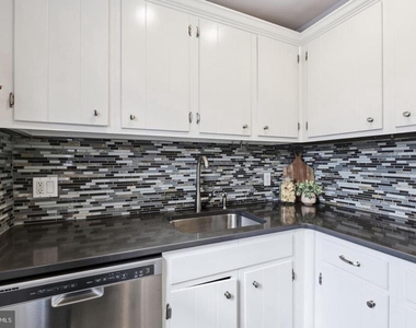 4656 34th Street S - Photo Thumbnail 7