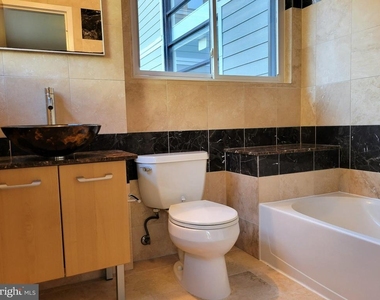 1127 N Stuart Street N - Photo Thumbnail 8