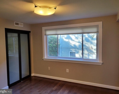 1127 N Stuart Street N - Photo Thumbnail 7