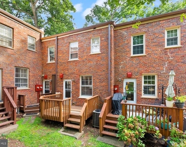 1400 S Barton Street - Photo Thumbnail 24
