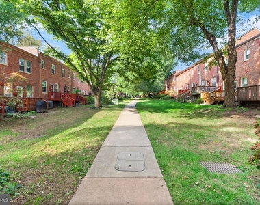 1400 S Barton Street - Photo Thumbnail 25