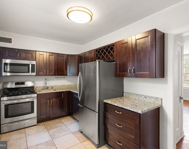1400 S Barton Street - Photo Thumbnail 8