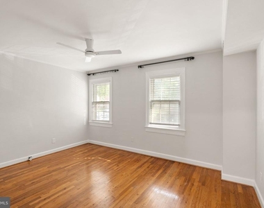 1400 S Barton Street - Photo Thumbnail 15