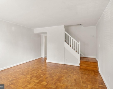1400 S Barton Street - Photo Thumbnail 7