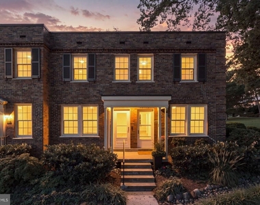 1400 S Barton Street - Photo Thumbnail 2