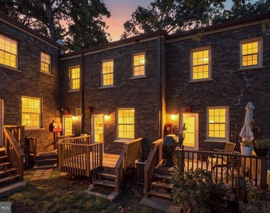 1400 S Barton Street - Photo Thumbnail 3