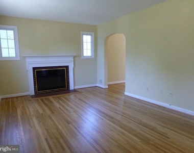 5301 N Carlin Springs Road - Photo Thumbnail 1