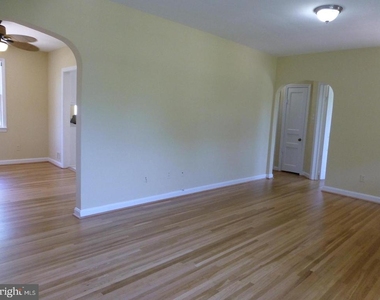 5301 N Carlin Springs Road - Photo Thumbnail 4