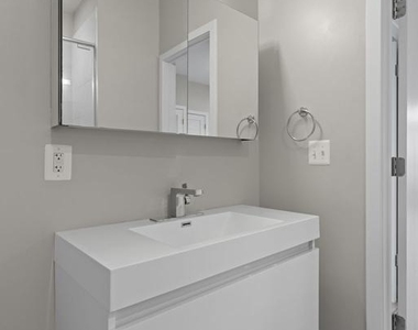 989 S Buchanan Street - Photo Thumbnail 20