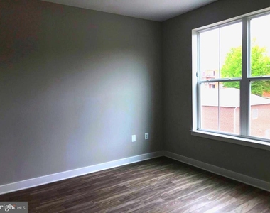 989 S Buchanan Street - Photo Thumbnail 13