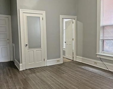 140 E Philadelphia Street - Photo Thumbnail 2