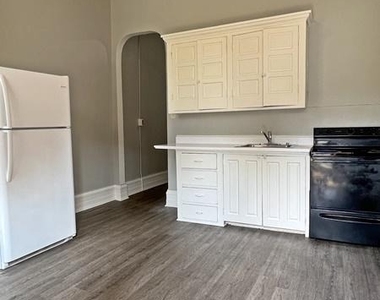 140 E Philadelphia Street - Photo Thumbnail 3