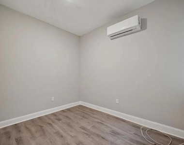 1236 W Airdrie Street - Photo Thumbnail 4